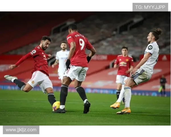 利兹联近期战术体系解析：高位逼抢与快速转换持续提升