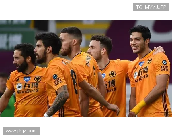 内维斯对阵切尔西的中场调度表现解析 内维斯对阵切尔西的中场调度表现解析