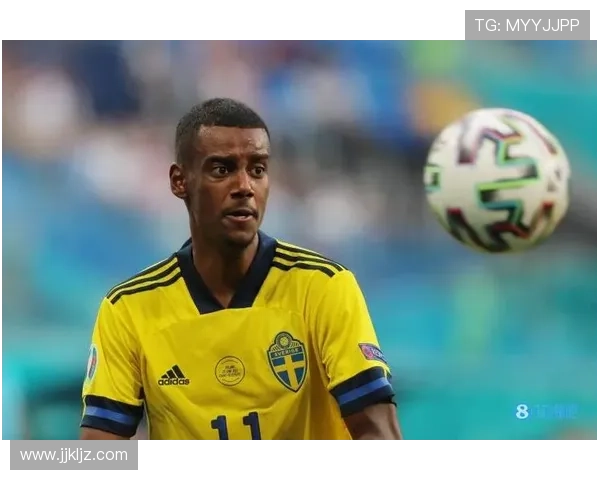 伊萨克：效率前锋还是争议天才？数据与战术角色解析